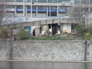 50,60 LB - sdlo bezdomovc u Hlvkova mostu